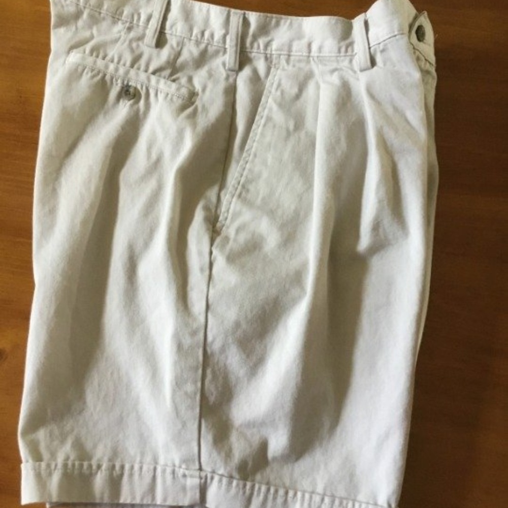 Eddie Bauer Men's Pleated Front Khaki Shorts